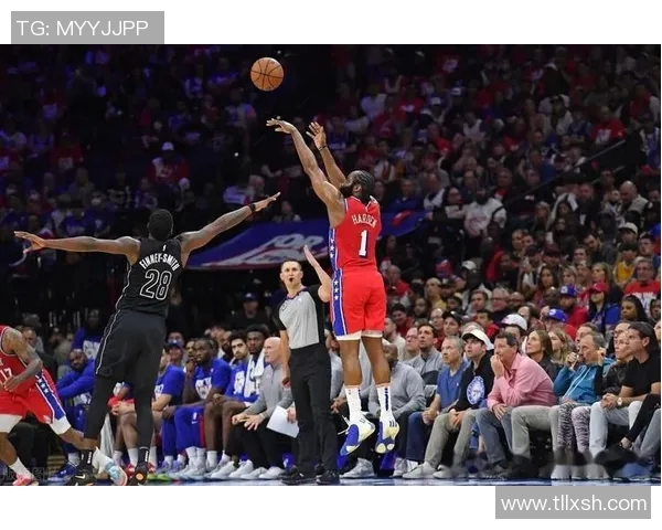 76人主场迎战篮网季后赛激战回顾精彩瞬间与球员表现分析